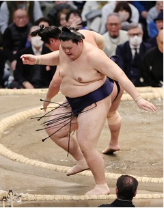 綱とり安青錦、白星発進＝大の里は若隆景に不覚―大相撲春場所初日