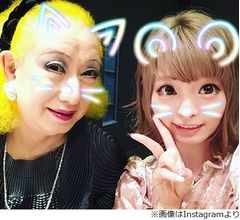 美輪明宏、きゃりーと&ldquo;SNOW&rdquo;でパシャ