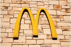 マック炭酸飲料全サイズ100円、今年は「マックフィズ」も150円で。