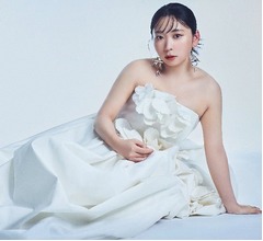 アンゴラ村長&ldquo;人生初のウェディングドレス姿&rdquo;披露「ゼクシィに載れる人生だったなんて！」