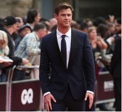 クリス・ヘムズワースが&ldquo;ハルク・ホーガン&rdquo;に