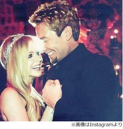 アヴリル・ラヴィーンが離婚、チャドとの2年間の結婚生活にピリオド。