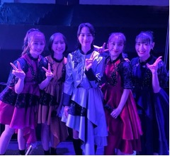 &ldquo;ガチのももクロ衣装&rdquo;のんとももクロの5ショット、大みそか「ももいろ歌合戦」振り返る