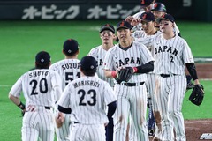 喜ぶ日本代表ナイン　野球