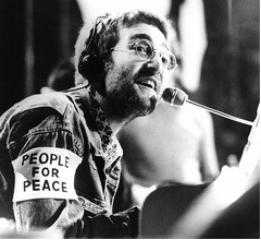 ジョン・レノン、エリック・クラプトンに&ldquo;新しいスーパーグループ結成&rdquo;依頼した手紙