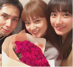 平愛梨、誕生日に&ldquo;アモーレ&rdquo;から32本のバラ