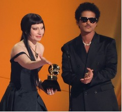 17億回再生＆グラミー賞の&ldquo;ブルーノ・マーズ&times;ガガ&rdquo;デュエット曲、お蔵入り寸前だった