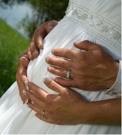 自分自身の「でき婚」6割否定的、結婚相手選びで重視するポイントは？