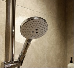 &ldquo;冷水シャワー&rdquo;浴びないで、「健康に悪影響」と専門家が警告