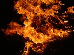 医師困惑&ldquo;発火&rdquo;する赤ちゃん、生後3か月にして4度火に包まれる。