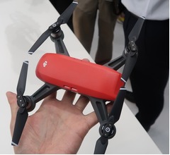 &ldquo;いいとこ取り&rdquo;手のひらサイズの簡単ドローン