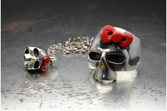 キティちゃんがスカルアクセに、シルバーの指輪とネックレス登場。