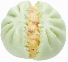 ミドリムシ入り緑色の中華まん、生地と中身にユーグレナを配合。