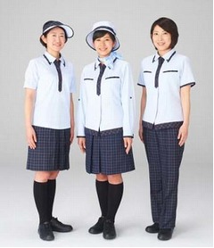 15年ぶりヤクルトレディ新夏服、日本一の数量となる約4万人が着用。