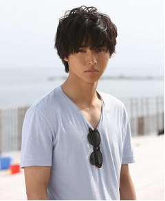 月9イケメン3兄弟は誰が好き？ 桐谷美玲と&ldquo;顔むにキス&rdquo;の次男が1位。