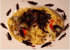 衝撃的なイナゴ山盛りパスタ、栄養満点のペペロンチーノを販売へ。