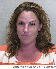 「上半身裸で&hellip;」警察から逃走、恋人喜ばせようとトップレスで車運転。