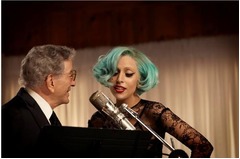 ガガが85歳&ldquo;生ける伝説&rdquo;を祝福、60歳差の奇跡のデュエットが実現。