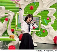 フジ三上真奈アナ、新しい学校のリーダーズ・SUZUKAの仮装も「否めない昭和感」