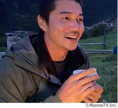 東出昌大、&ldquo;冬虫夏草&rdquo;に興奮「芋虫からキノコ生えているのがいっぱい！」食レポも