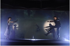 堀北真希が男性吹き飛ばした、ファンタスティック・フォーのイベントで。