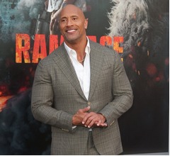 ロック様、&ldquo;プロレス界のレジェンド&rdquo;リック・フレアーの伝記映画に着手