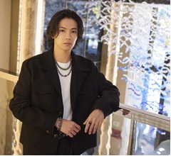 神宮寺勇太がミキモトと契約、&ldquo;初めてのニューヨーク&rdquo;5番街ど真ん中のブティックへ