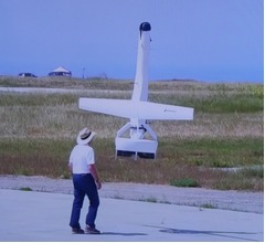 垂直離着陸の無人機「V-BAT」、艦載に理想的