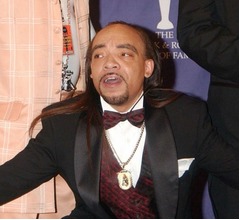 米ミュージシャンを殺人容疑で逮捕