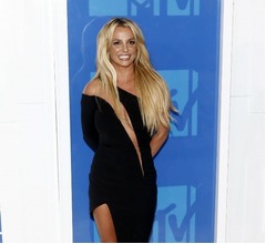 ブリトニー・スピアーズは新恋人に夢中