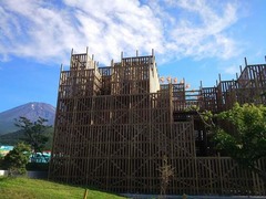 日本最大の立体カラクリ迷路、無数のカラクリと上下左右の移動に挑む。