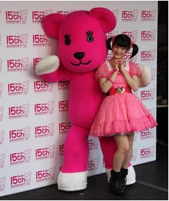 ももちがポスペ15周年お祝い、東京・渋谷に記念カフェがオープン。