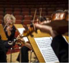 合奏のテンポが&ldquo;意図せず速くなる&rdquo;原因解明