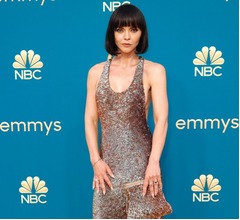 自分で髪切るクリスティーナ・リッチ、美容師の夫には「ゾッとされる」