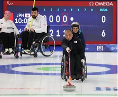 ストーンを放つ中島