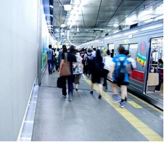理想は会社まで&ldquo;24分・5駅&rdquo;、半数以上が「ある程度離れていたい」。