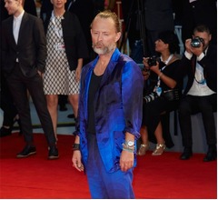 レディオヘッドのトム・ヨークがAI批判「人間による芸術作品を盗んでいるだけ」