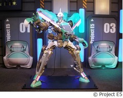 鉄道博物館にE5系新幹線ロボ、東京おもちゃショーで話題の「Project E5」。