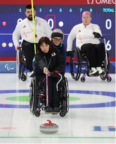 ストーンを放つ小川