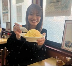 44歳新山千春、16歳の頃支えられた&ldquo;町中華の名店&rdquo;を再訪