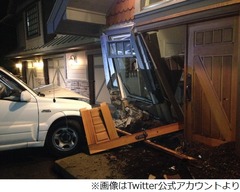 「SATC」サマンサ自宅に車激突、キム・キャトラルが恐怖体験ツイート。