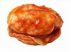 モスが超斬新「ぬれバーガー」、全体をナポリタン風ソースで浸す。