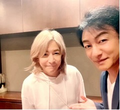 片岡愛之助、&ldquo;妻・藤原紀香の舞台&rdquo;を小室哲哉と鑑賞