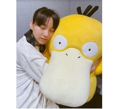 &ldquo;ぎゅーっと抱きしめる&rdquo;のんの姿に反響「うらやましすぎる」