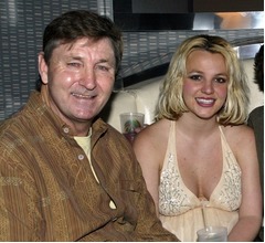 ブリトニー・スピアーズの父が&ldquo;脚切断&rdquo;、数回の手術の甲斐なく