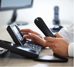 デジタル世代の従業員のために&hellip;&ldquo;電話での会話の仕方&rdquo;研修する企業