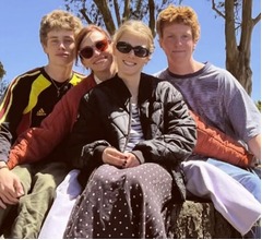 ジュリア・ロバーツ、3人の子どもたち全員との&ldquo;珍しい家族写真&rdquo;公開