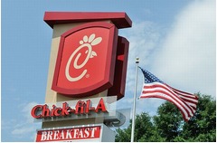 米チェーンが&ldquo;ウソ&rdquo;重ね炎上、社長のゲイ批判きっかけで騒動に。