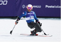 滑走を終えた鈴木