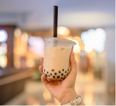 SNS投稿用「食べ物撮影代行」が話題、1件100円前後